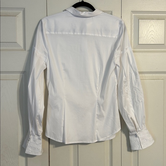 White House Black Market Eyelet Lace Button Down Shirt 8 White Cotton Office - Picture 9 of 9